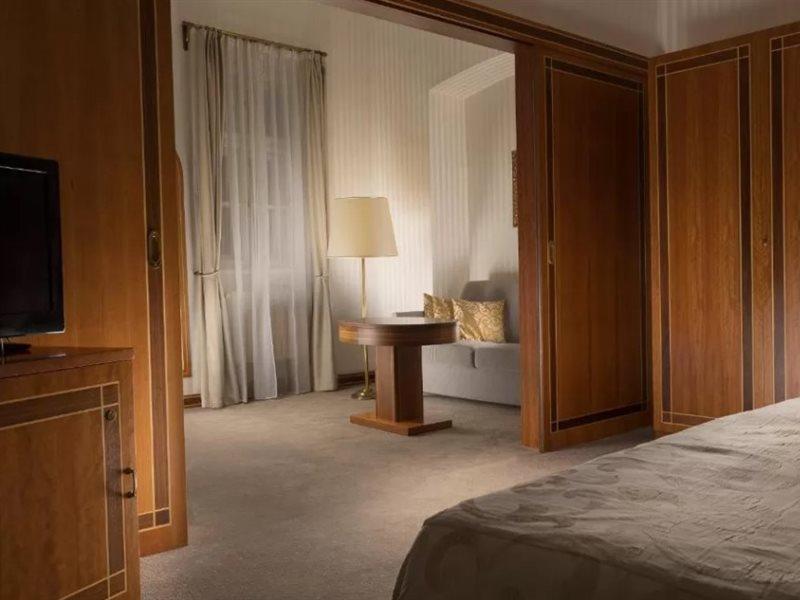 Otel Pod Vezi
